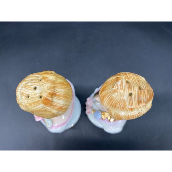 Vintage Ucagco Ceramics Bone China Victorian Couple Salt & Pepper Shakers - Picture 6 of 10